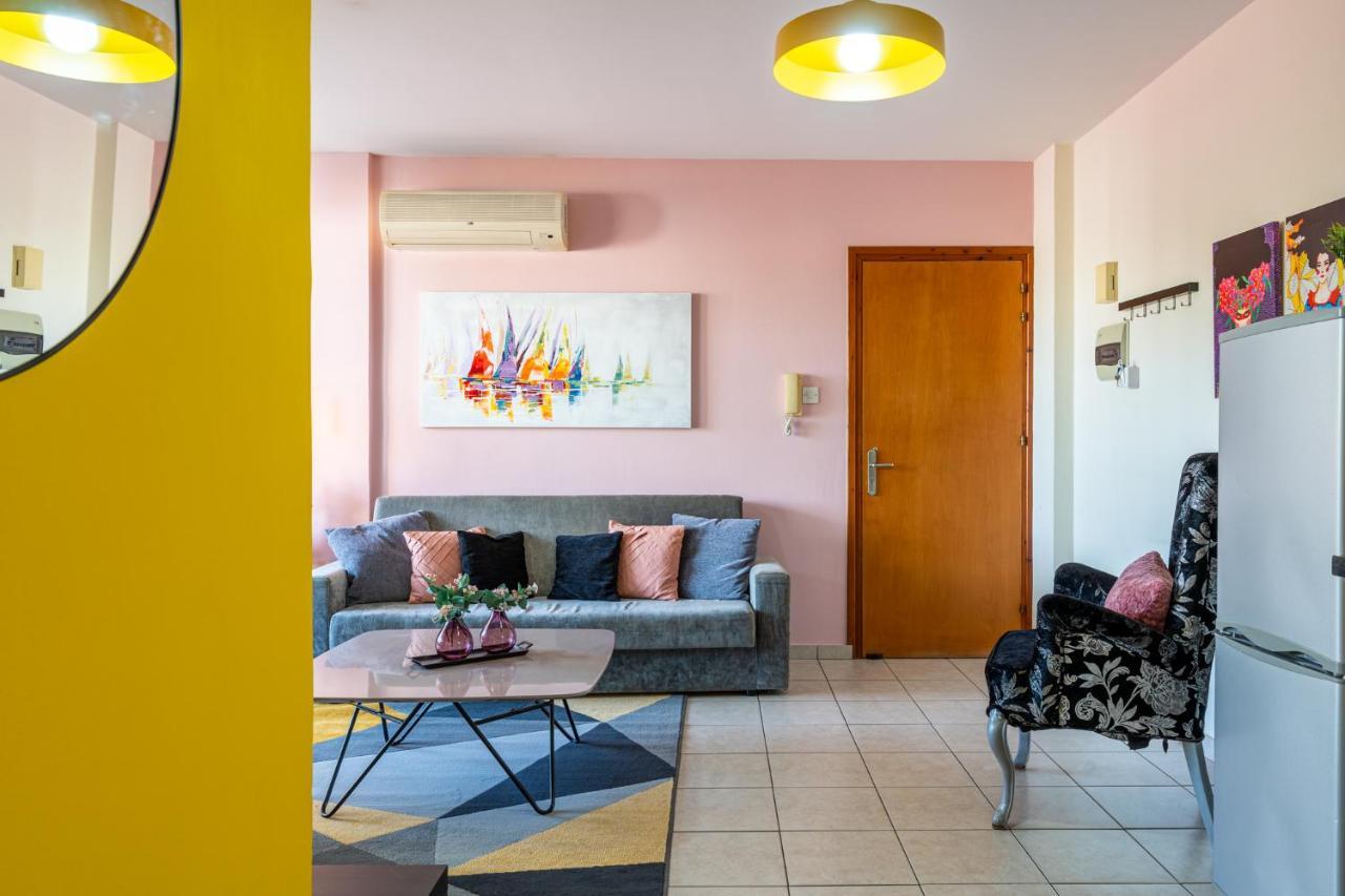 Freya 1-Bedroom Apartment In Larnaca Esterno foto