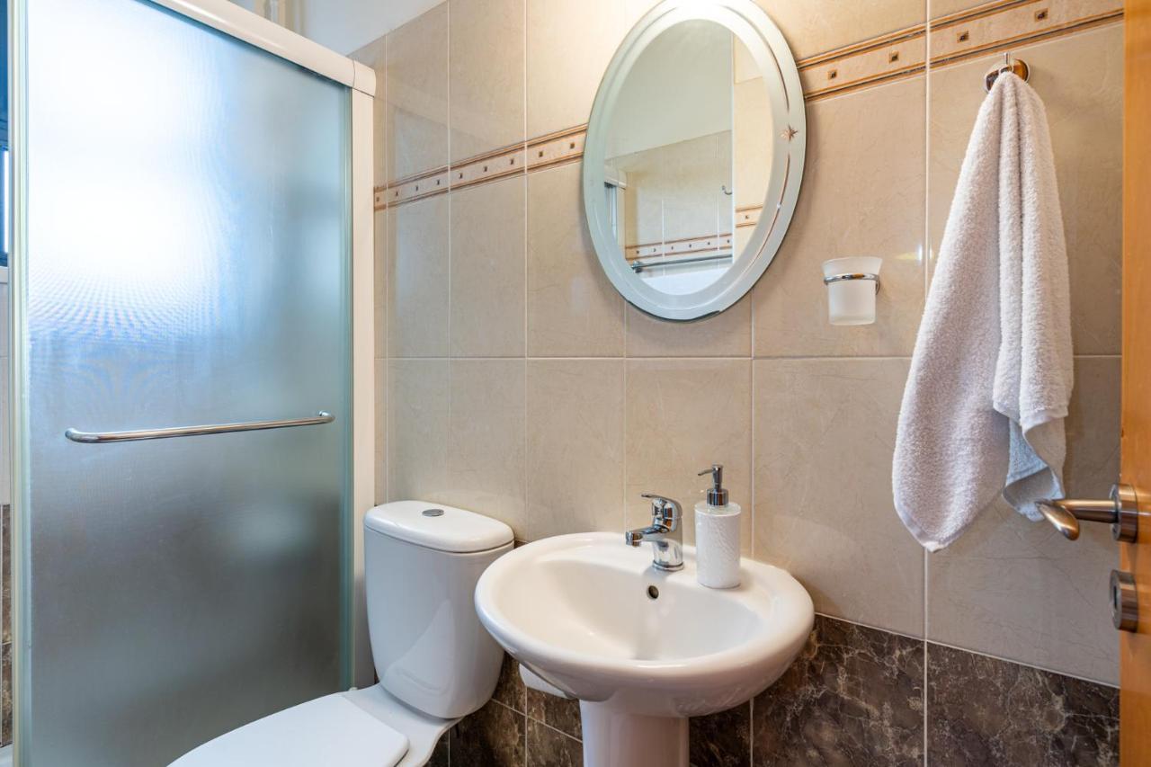 Freya 1-Bedroom Apartment In Larnaca Esterno foto