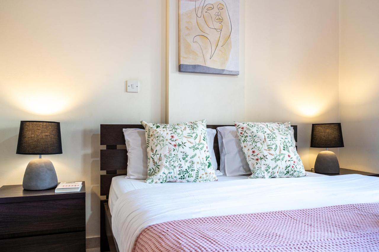 Freya 1-Bedroom Apartment In Larnaca Esterno foto